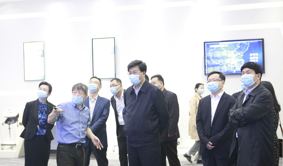 重慶市政協(xié)主席、黨組書記王炯到超聲醫(yī)療國(guó)家工程研究中心考察