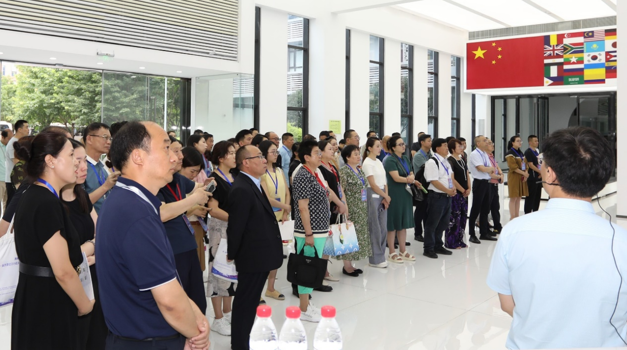 西部社會辦醫博覽會組委會邀請127名嘉賓考察重慶海扶醫療
